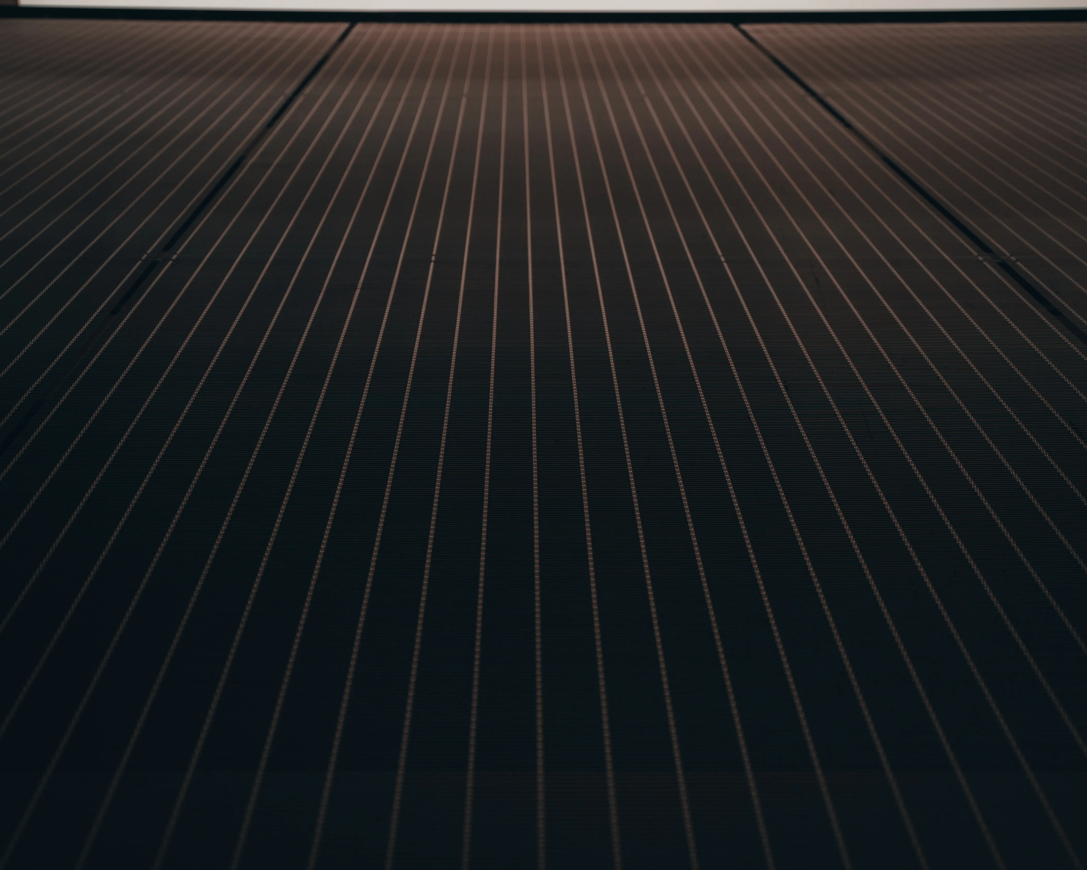 Sunart PV solar panel üreten ve tedarik eden yüksek üretim kapasitesine sahip bir fabrikadır.