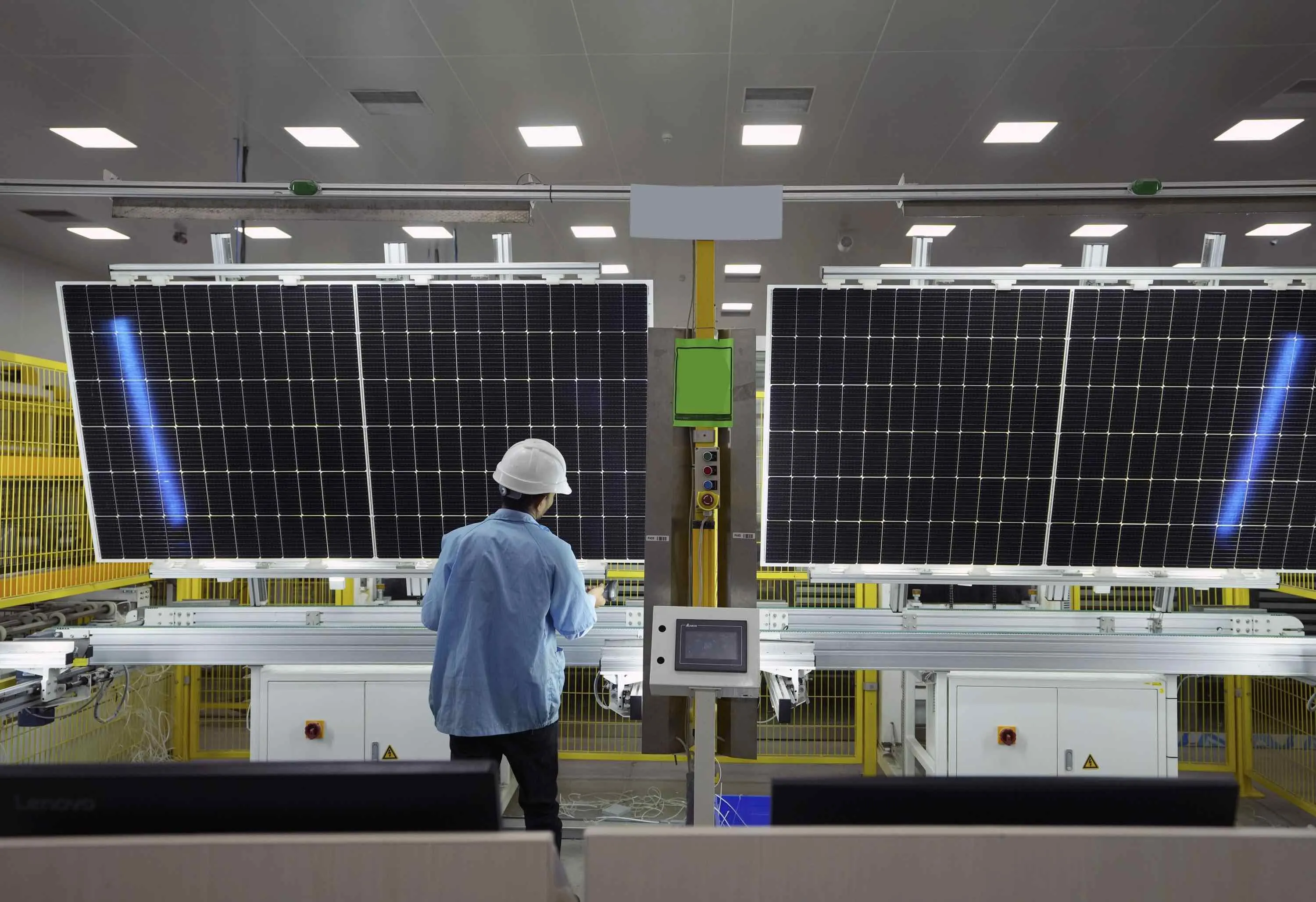 Solar panel üretiminde Arg-Ge ve laboratuvar çalışmaları.
